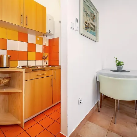 Reljic With Terrace Apartmán *