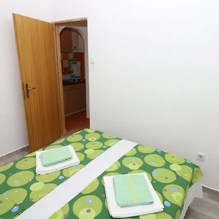 Reljic With Terrace Apartmán *