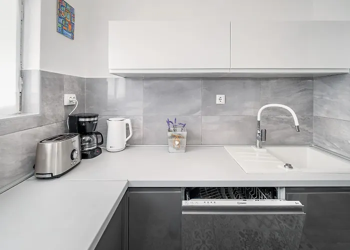 Apartment Reljic With Terrace Baska (Krk)