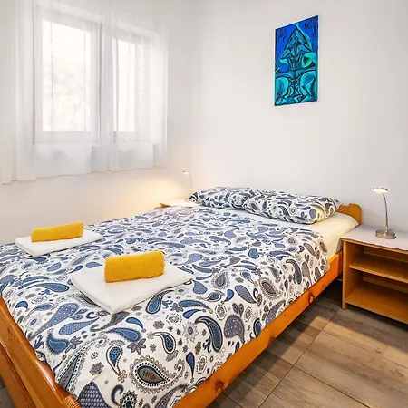 Reljic With Terrace Apartman