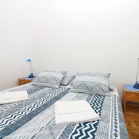 Reljic With Terrace Apartment *