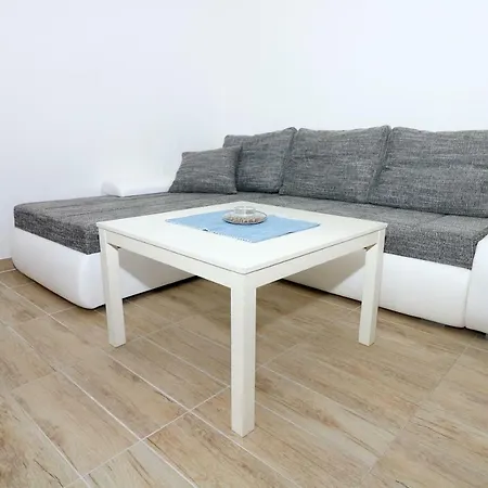Apartment Reljic With Terrace *