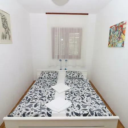 Apartment Reljic With Terrace *