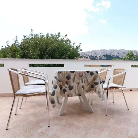 Reljic With Terrace Appartement Baška