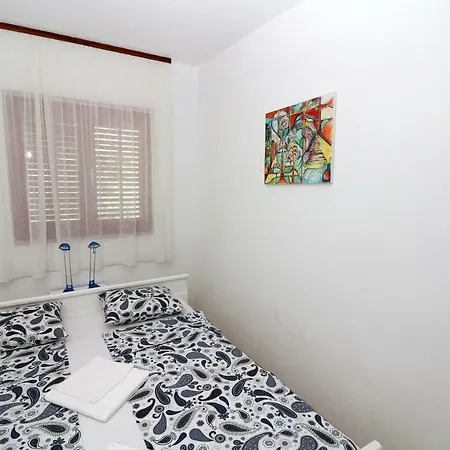 Reljic With Terrace Apartman Baska (Krk)