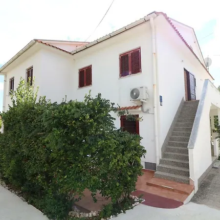 Apartment Reljic With Terrace *